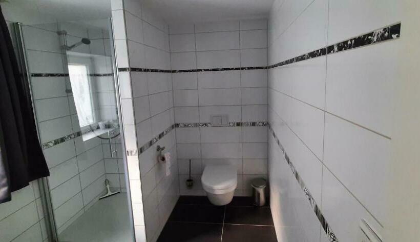 디럭스 스튜디오, Hainich