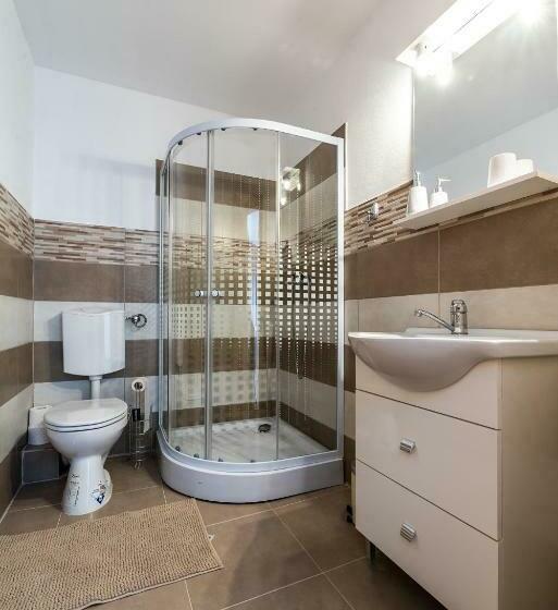 غرفة ديلوكس, La Tusa Dusa