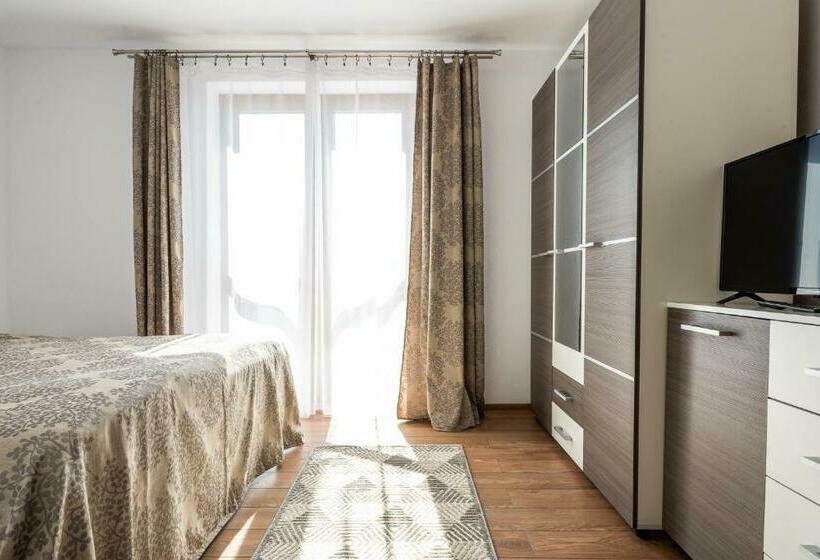 غرفة ديلوكس, La Tusa Dusa