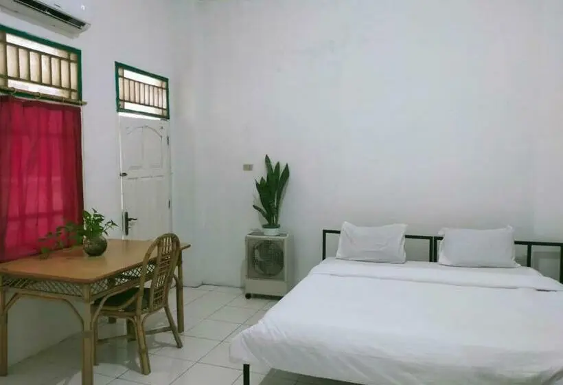 Standard-huone, Ombai Guest House 27 Syariah Mitra Reddoorz