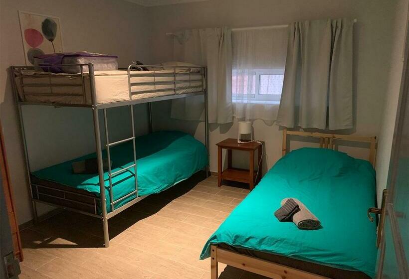 کلبه ییلاقی, Palm Grove Farm