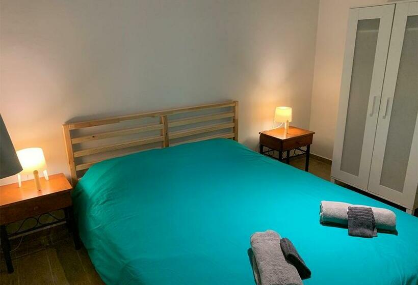 کلبه ییلاقی, Palm Grove Farm