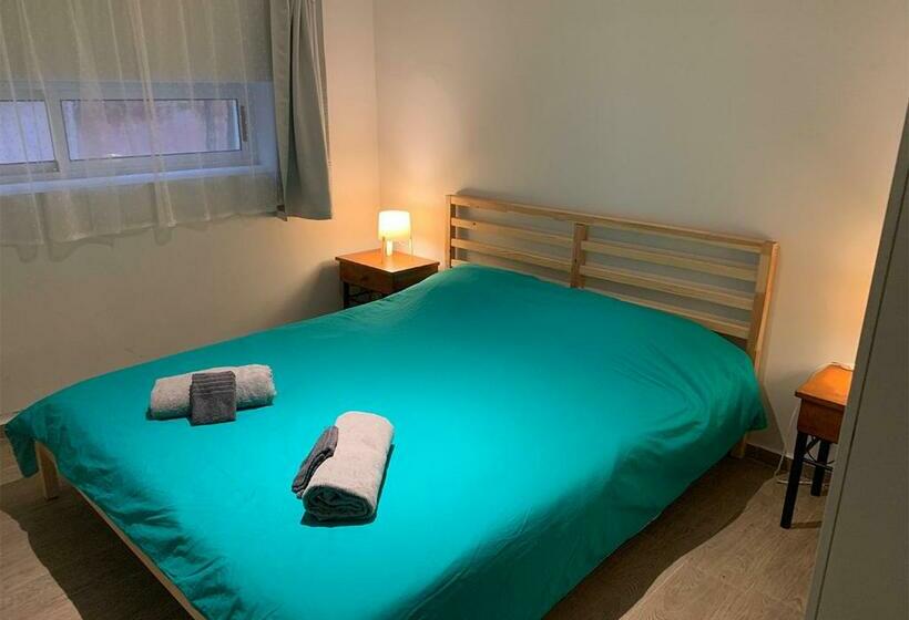 کلبه ییلاقی, Palm Grove Farm