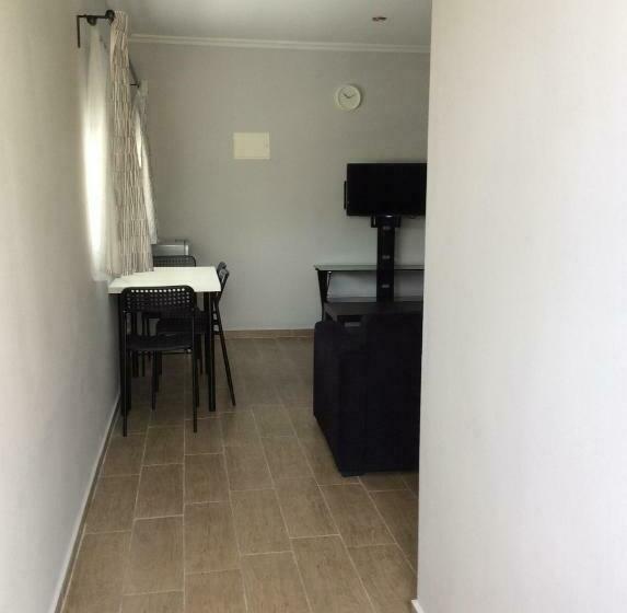 کلبه ییلاقی, Palm Grove Farm