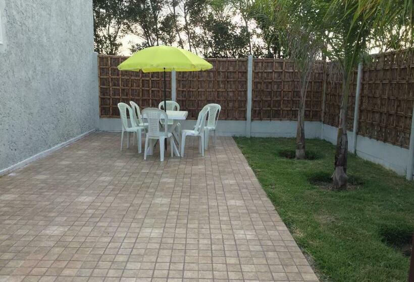 کلبه ییلاقی, Palm Grove Farm