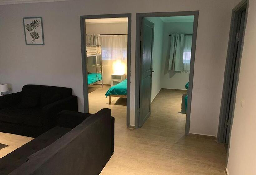 کلبه ییلاقی, Palm Grove Farm