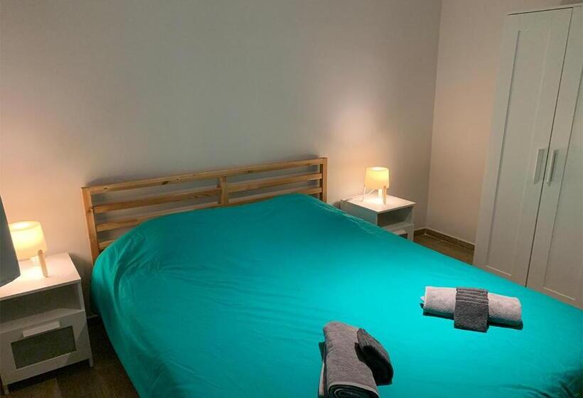 کلبه ییلاقی, Palm Grove Farm