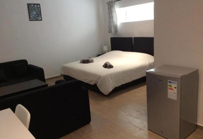 اتاق استاندارد, Palm Grove Farm