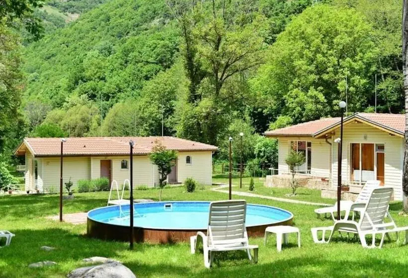 Habitació Triple Estàndard, Valdis