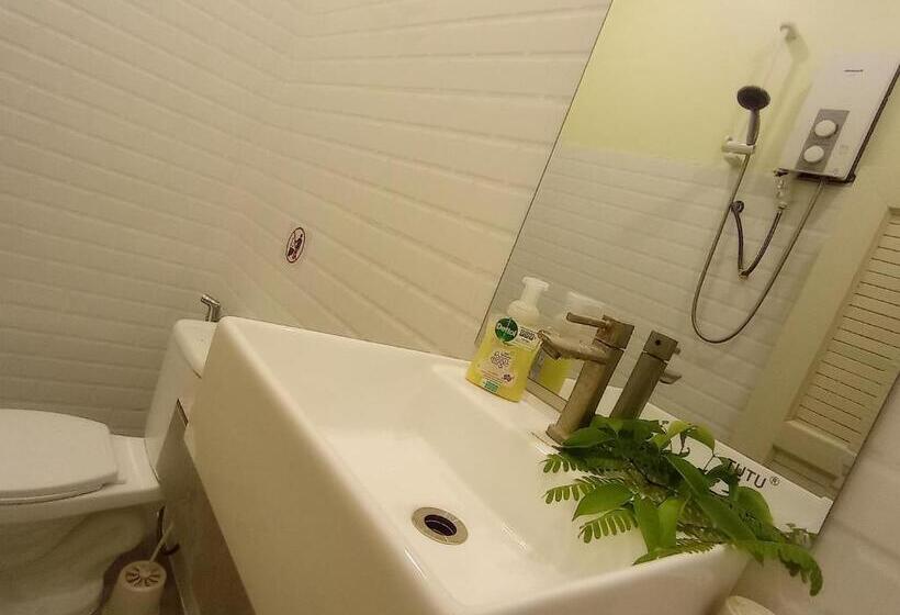 Номер Стандарт, The Cocoon