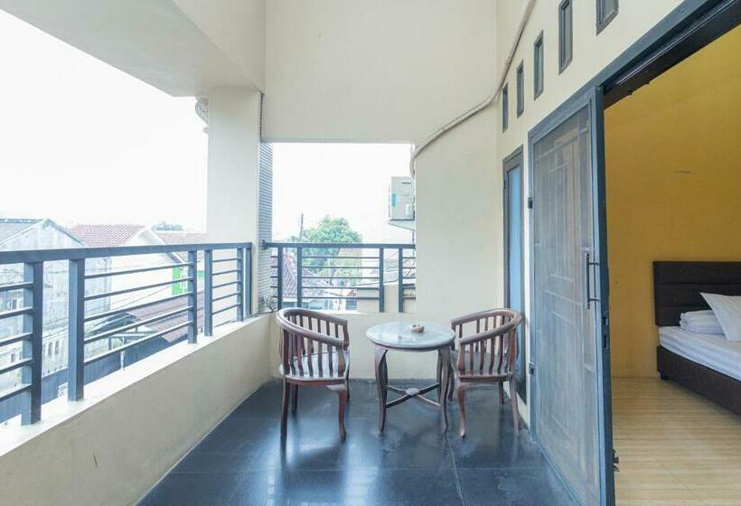 スタンダードルーム, Boss Residence Serang Mitra Reddoorz