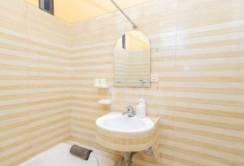 スタンダードルーム, Boss Residence Serang Mitra Reddoorz