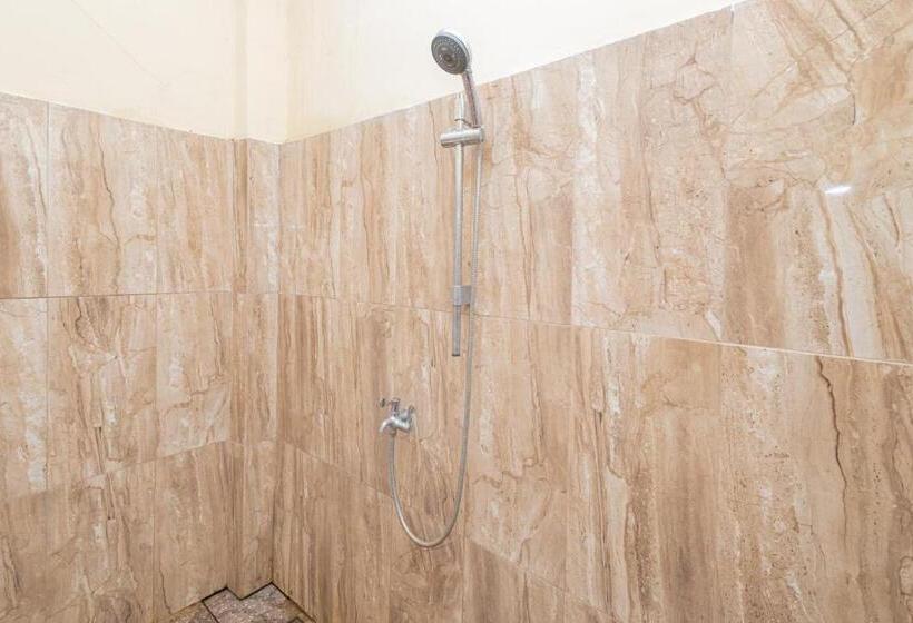 スタンダードルーム, Boss Residence Serang Mitra Reddoorz