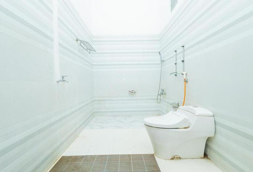 デラックスルーム, Boss Residence Serang Mitra Reddoorz