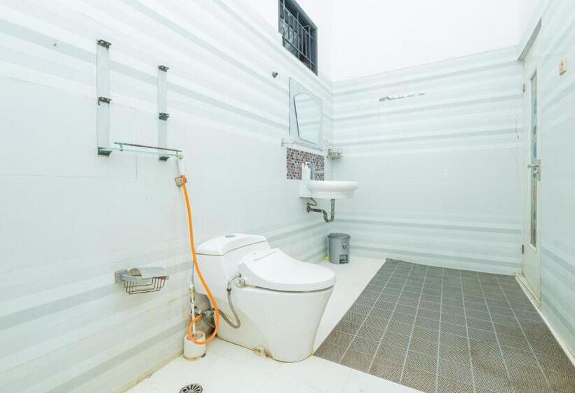 デラックスルーム, Boss Residence Serang Mitra Reddoorz