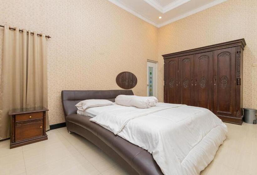 デラックスルーム, Boss Residence Serang Mitra Reddoorz