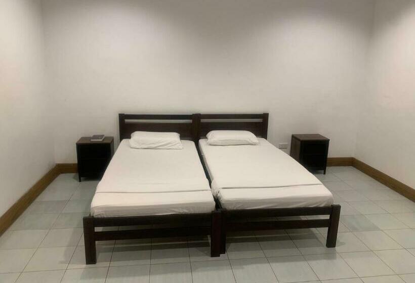 디럭스 룸, Nacho Hostel Cebu