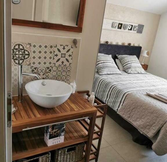 غرفة أساسية, Chambres D Hôtes L Escale Charmante