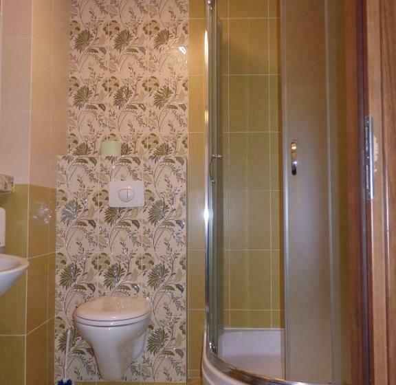 디럭스 트리플 룸, Dwór Bartnika