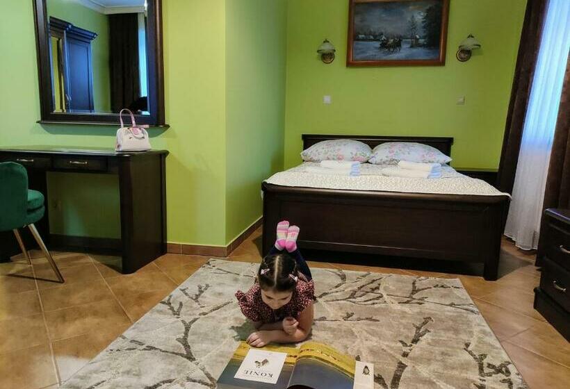 디럭스 트리플 룸, Dwór Bartnika