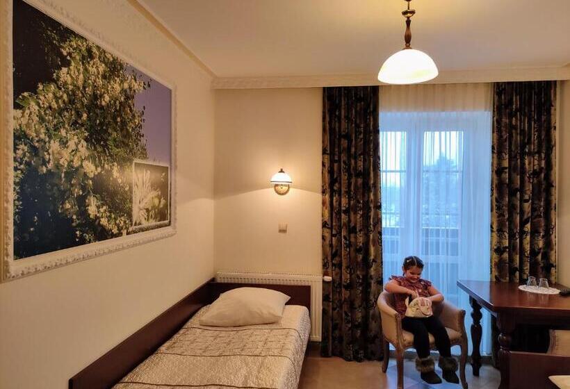 스탠다드 룸, Dwór Bartnika