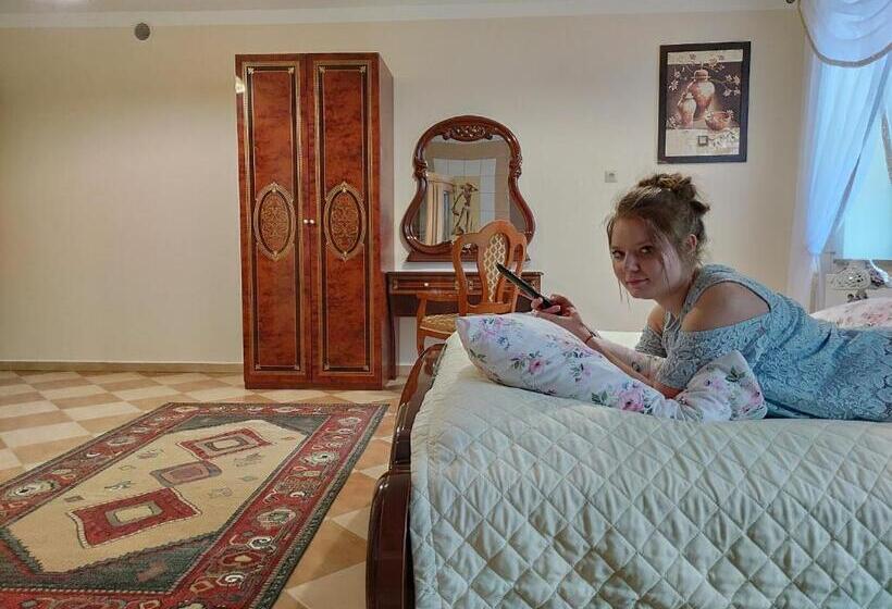 침실 1개 아파트, Dwór Bartnika