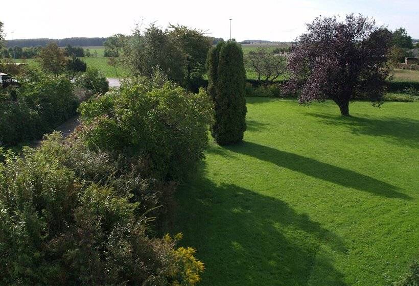 Трехместный Номер Стандарт Совместная Ванная, Lolland