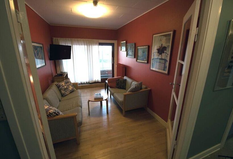 Трехместный Номер Стандарт Совместная Ванная, Lolland