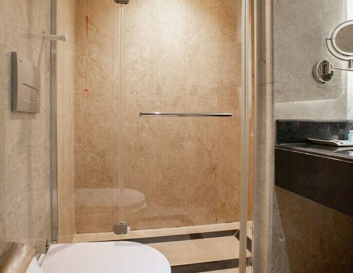 اتاق لوکس با چشم‌انداز دریا, Aurum Trabzon Hotel