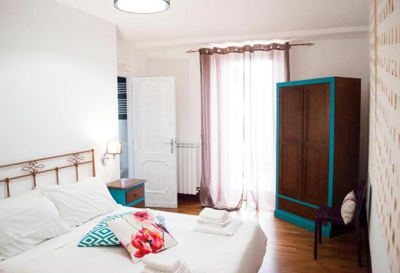 חדר סופריור, Domus Angularia