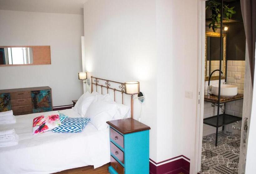 חדר סופריור, Domus Angularia