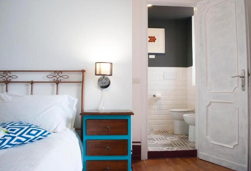 חדר סופריור, Domus Angularia