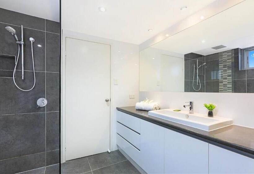 شقة 3 غرف مطلة على البحر, Elouera Tower Beachfront Apartments