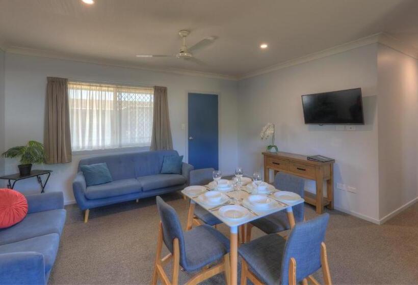 דירת שלושה חדרים, Grafton Central Motel