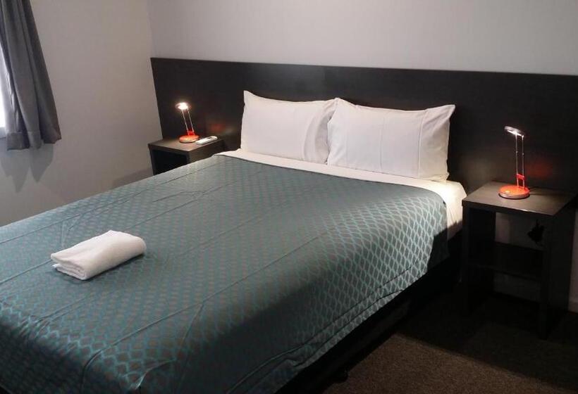 דירת שלושה חדרים, Grafton Central Motel