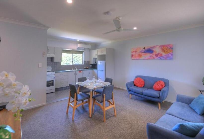 דירת שלושה חדרים, Grafton Central Motel