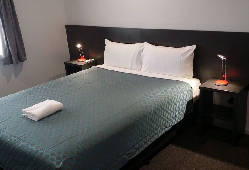 דירת שלושה חדרים, Grafton Central Motel