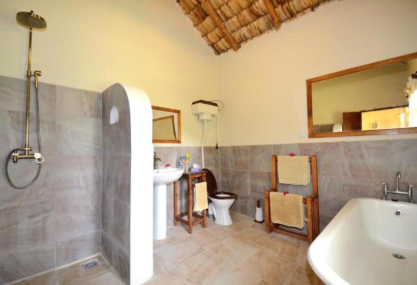 کلبه ییلاقی سوپریور یک خوابه, Arusha Safari Lodge