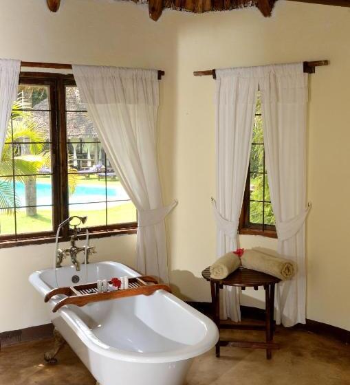 کلبه ییلاقی سوپریور یک خوابه, Arusha Safari Lodge