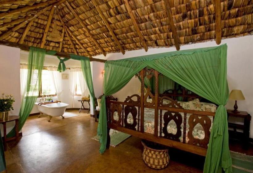 کلبه ییلاقی سوپریور یک خوابه, Arusha Safari Lodge