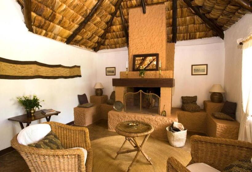 کلبه ییلاقی سوپریور یک خوابه, Arusha Safari Lodge