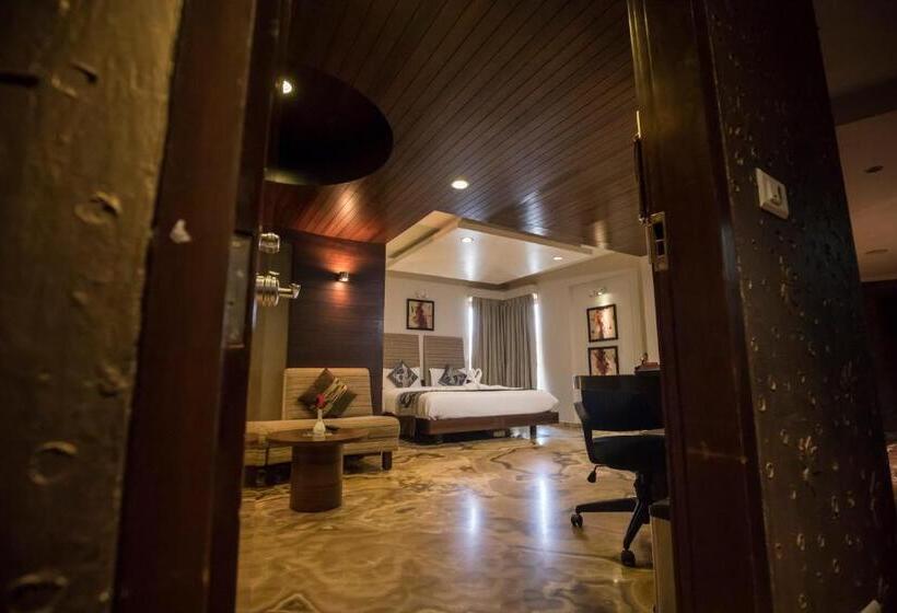 이그제큐티브 룸, Bizz The