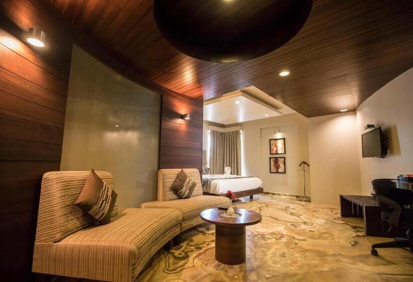 이그제큐티브 룸, Bizz The