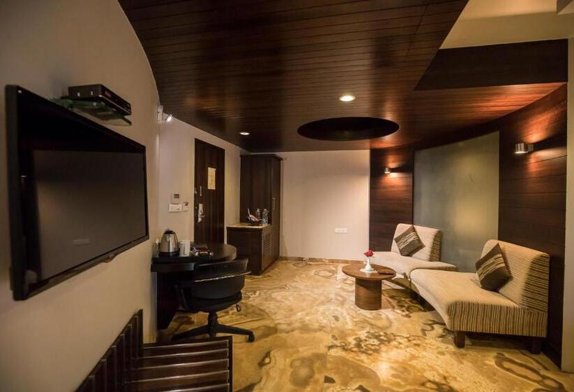 이그제큐티브 룸, Bizz The