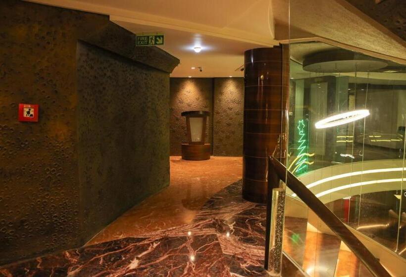 Habitació Premium, Bizz The
