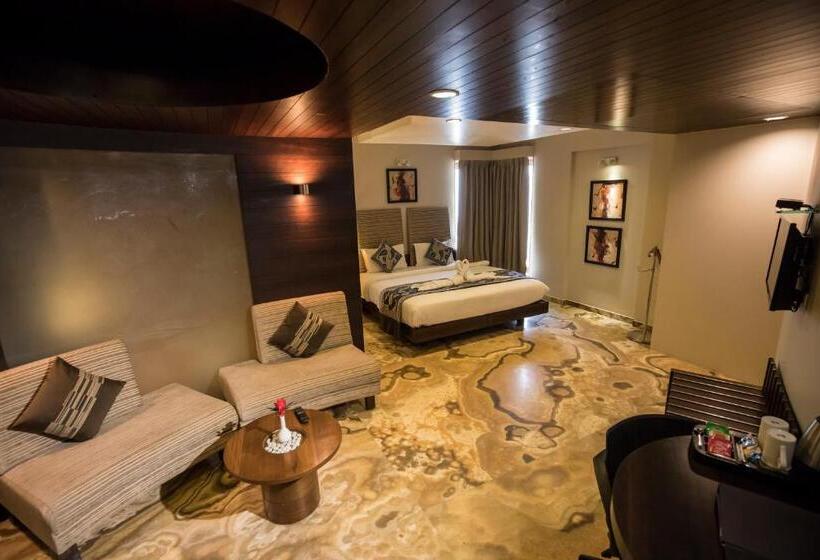 이그제큐티브 룸, Bizz The