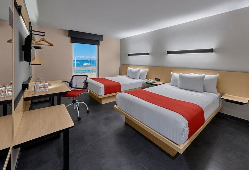 带2个双人床的标准工作室, City Express By Marriott La Paz