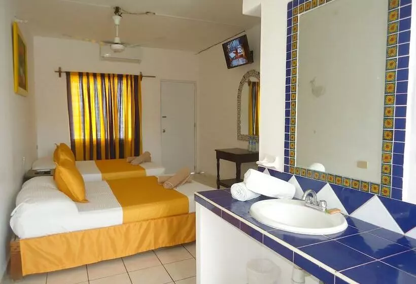 اتاق لوکس با چشم‌انداز, Concierge Plaza San Rafael