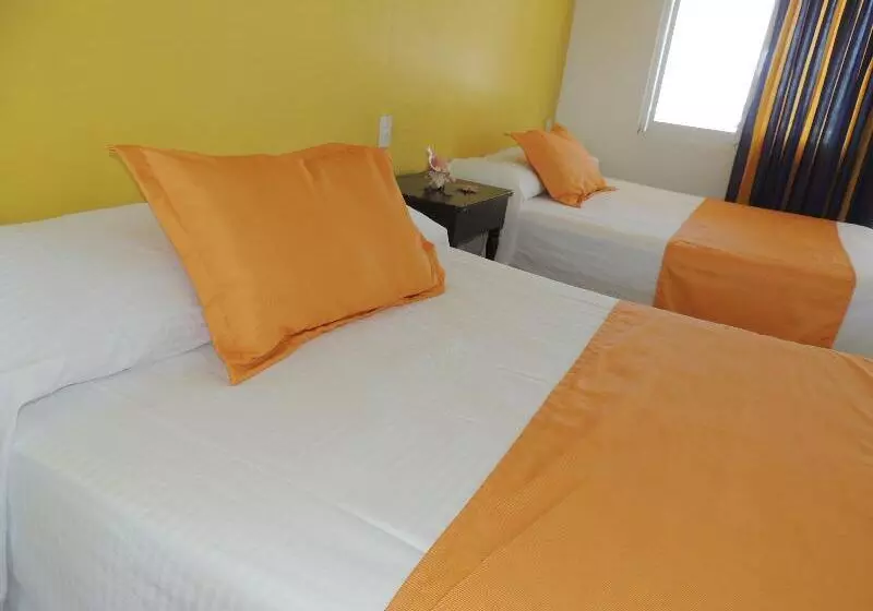 اتاق استاندارد با چشم‌انداز دریا, Concierge Plaza San Rafael