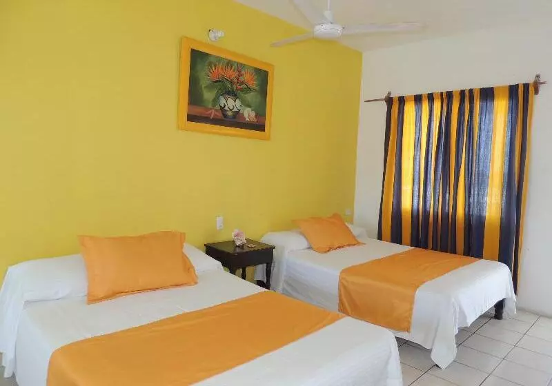 اتاق استاندارد با چشم‌انداز دریا, Concierge Plaza San Rafael